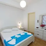 Hospitality By The Sea Apartament *